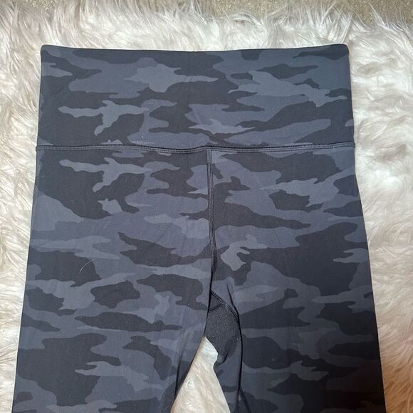 Athleta Elation Camo 7/8 Tight - Picture 4 of 10